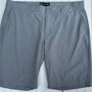 TRAVIS MATHEW mens size 40 grey golf shorts
